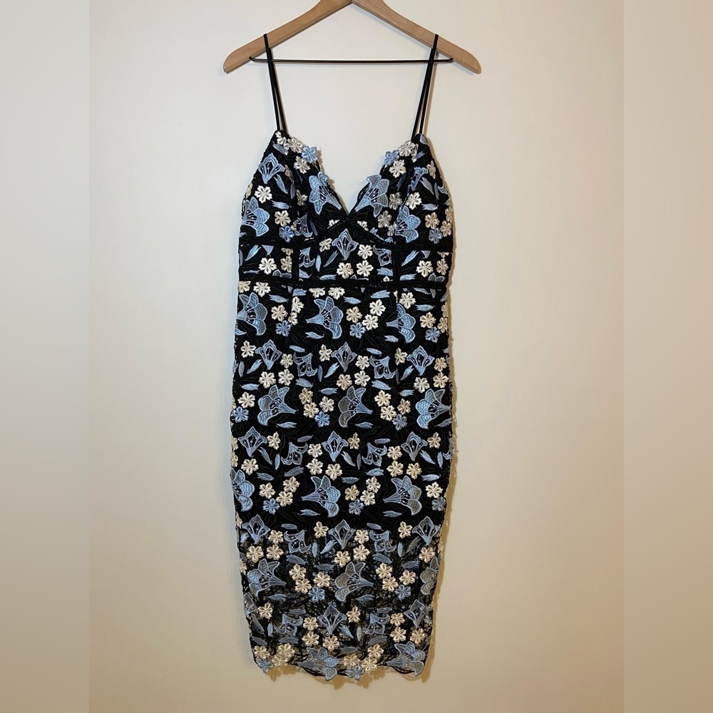 Bardot Tricolor Embroidered Midi Lace Dress Size 10 large NWT Floral - Picture 4 of 10